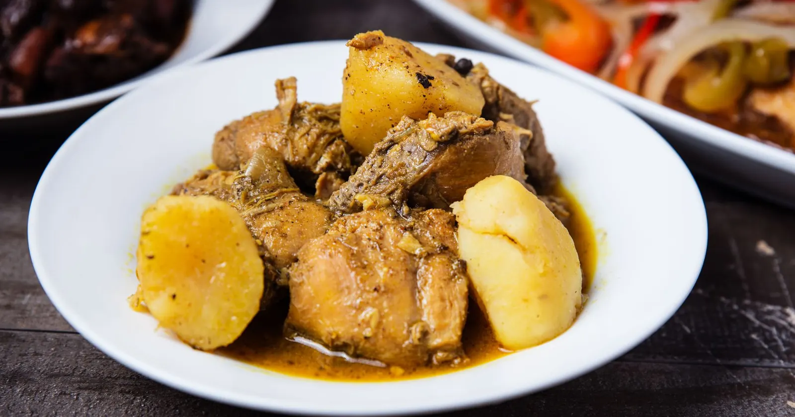 Pataniscas et bolinhos de bacalhau dorés, les deux accras de morue portugais